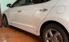 Hyundai Elantra 2016 - Bán Hyundai Elantra sản xuất năm 2016, màu trắng xe gia đình 