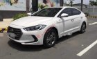 Hyundai Elantra     1.6 AT   2017 - Cần bán Hyundai Elantra 1.6 AT đời 2017, màu trắng, biển 72