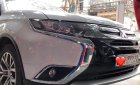 Mitsubishi Outlander 2018 - Cần bán xe Mitsubishi Outlander sản xuất năm 2018, màu trắng ít sử dụng 