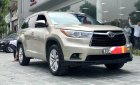 Toyota Highlander LE 2.7 2016 - Cần bán Toyota Highlander LE 2.7 Sx 2016, màu vàng cát, xe nhập Mỹ đã lên full option LH: 0982.84.2838