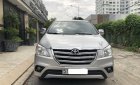 Toyota Innova 2.0E 2015 - Gia đình dư dùng cần bán Toyota Innova 2.0E, đời 2015, màu bạc