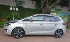 Kia Rondo 2017 - Bán xe Rondo 2017, số tự động, máy dầu, màu bạc