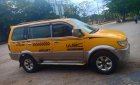 Isuzu Hi lander     2004 - Cần bán xe Isuzu Hi lander 2004, màu vàng, nhập khẩu