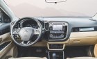 Mitsubishi Outlander 2.0 CVT 2017 - Gia đình bán xe Outlander 2.0 CVT chính chủ nhập khẩu nguyên chiếc từ Nhật bản