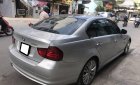 BMW 3 Series 2009 - Gia đình cần bán BMW 320i đời 2009, số tự động, màu bạc