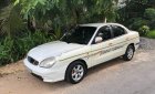 Daewoo Nubira 2001 - Bán Daewoo Nubira năm sản xuất 2001, màu trắng, xe đang dùng tốt