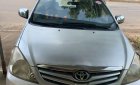 Toyota Innova   2010 - Bán Toyota Innova sản xuất năm 2010, màu bạc xe gia đình đi