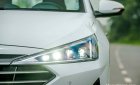 Hyundai Elantra MT 2019 - Cần bán xe Hyundai Elantra MT 2019, màu trắng, giá 560tr