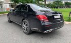 Mercedes-Benz E class E200 2017 - Bán xe Mercedes E200 màu đen, nội thất nâu model 2017. Trả trước 600 triệu nhận xe ngay