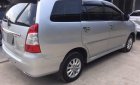 Toyota Innova 2013 - Cần bán xe Innova 2013, số sàn, màu bạc, gia đình sử dụng