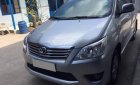 Toyota Innova 2013 - Cần bán xe Innova 2013, số sàn, màu bạc, gia đình sử dụng