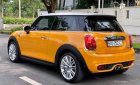 Mini Cooper 2015 - Bán xe Mini Cooper sản xuất 2015, màu vàng, xe gia đình. Giá chỉ 1 tỷ 280 triệu đồng