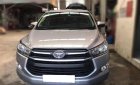 Toyota Innova 2018 - Bán gấp Innova 2018 số sàn, màu xám rất là mới