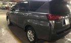 Toyota Innova 2016 - Cần bán gấp Toyota Innova đời 2016, màu xám số tự động