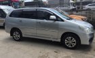 Toyota Innova 2016 - Bán Toyota Innova đời 2016, màu bạc, số sàn