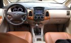 Toyota Innova 2010 - Bán Toyota Innova sản xuất năm 2010, màu bạc xe nguyên bản