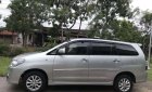 Toyota Innova 2014 - Bán Toyota Innova E đời 2014, màu bạc xe gia đình, giá tốt