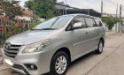 Toyota Innova 2014 - Bán Toyota Innova 2014, màu bạc xe nguyên bản