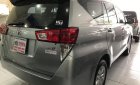 Toyota Innova 2017 - Cần bán xe Toyota Innova đời 2017, màu bạc số sàn