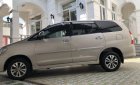 Toyota Innova 2015 - Bán Toyota Innova 2.0E MT đời 2015, màu vàng xe gia đình