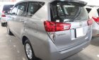 Toyota Innova 2.0E 2017 - Bán Toyota Innova E 2017, màu bạc