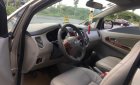 Toyota Innova 2.0E 2013 - Bán Toyota Innova sản xuất 2013, màu vàng, xe như mới