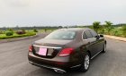 Mercedes-Benz E class E200 2017 - Bán ô tô Mercedes E200 sản xuất 2017, màu nâu còn mới