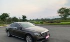 Mercedes-Benz E class E200 2017 - Bán ô tô Mercedes E200 sản xuất 2017, màu nâu còn mới