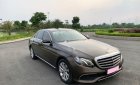 Mercedes-Benz E class E200 2017 - Bán ô tô Mercedes E200 sản xuất 2017, màu nâu còn mới