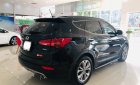 Hyundai Santa Fe 2015 - Cần bán Hyundai Santa Fe đời 2015, màu đen, xe gia đình