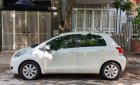Toyota Yaris 2011 - Cần bán gấp Toyota Yaris 2011, màu trắng, nhập khẩu nguyên chiếc chính chủ giá cạnh tranh