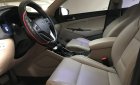 Hyundai Tucson 2018 - Cần bán Hyundai Tucson đời 2018, màu đen xe gia đình