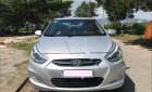 Hyundai Accent 2015 - Cần bán lại xe Hyundai Accent năm 2015, màu bạc, xe nhập