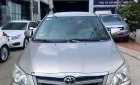 Toyota Innova 2015 - Cần bán xe Toyota Innova sản xuất năm 2015, màu bạc số sàn