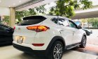 Hyundai Tucson 2016 - Cần bán gấp Hyundai Tucson sản xuất năm 2016, màu trắng, nhập khẩu nguyên chiếc chính hãng