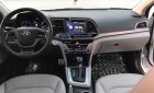 Hyundai Elantra   2017 - Cần bán Hyundai Elantra 1.6 AT 2017, màu trắng còn mới  