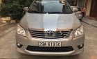 Toyota Innova 2.0V Limitted 2012 - Cần bán gấp Toyota Innova 2.0V Limitted 2012, màu bạc số tự động, giá tốt