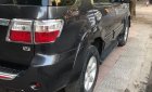 Toyota Fortuner V 2011 - Cần bán lại xe Toyota Fortuner V năm sản xuất 2011, màu xám số tự động