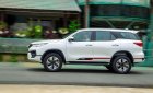 Toyota Fortuner 2.4 AT 2019 - Trả góp 0% lãi suất + Phụ kiện tặng kèm, Toyota Fortuner 2.4 AT năm 2019, màu trắng, nhập khẩu