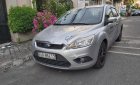 Ford Focus 2009 - Bán Ford Focus sản xuất 2009, màu bạc, giá chỉ 300 triệu xe còn mới lắm