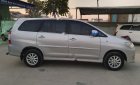 Toyota Innova 2.0E 2013 - Cần bán gấp Toyota Innova 2.0E sản xuất năm 2013, màu bạc