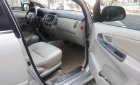 Toyota Innova 2015 - Cần bán lại xe Toyota Innova đời 2015, màu bạc số sàn giá cạnh tranh xe còn mới lắm