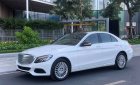 Mercedes-Benz C class 2015 - Cần bán lại xe Mercedes C class năm sản xuất 2015, màu trắng xe còn mới lắm