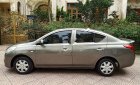 Nissan Sunny   2015 - Cần bán gấp Nissan Sunny 2015, màu xám, 285tr xe còn mới lắm