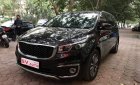 Kia Sedona 2017 - Cần bán lại xe Kia Sedona đời 2017, màu đen xe còn mới lắm