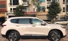 Hyundai Santa Fe 2018 - Cần bán xe Hyundai Santa Fe 2018, màu trắng xe còn mới lắm