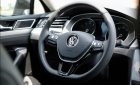 Volkswagen Passat 2017 - Bán gấp chiếc Volkswagen Passat 2018, màu nâu - Xe nhập khẩu nguyên chiếc - Tặng quà khủng