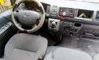 Toyota Hiace 2017 - Cần bán gấp Toyota Hiace 2017, màu bạc, xe nhập, giá 625tr
