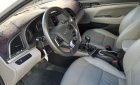 Hyundai Elantra 2017 - Bán ô tô Hyundai Elantra sản xuất năm 2017, màu trắng xe gia đình