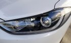Hyundai Elantra 2017 - Bán ô tô Hyundai Elantra sản xuất năm 2017, màu trắng xe gia đình